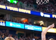 米兰体育官网-爵士擒下国王，取得四连胜