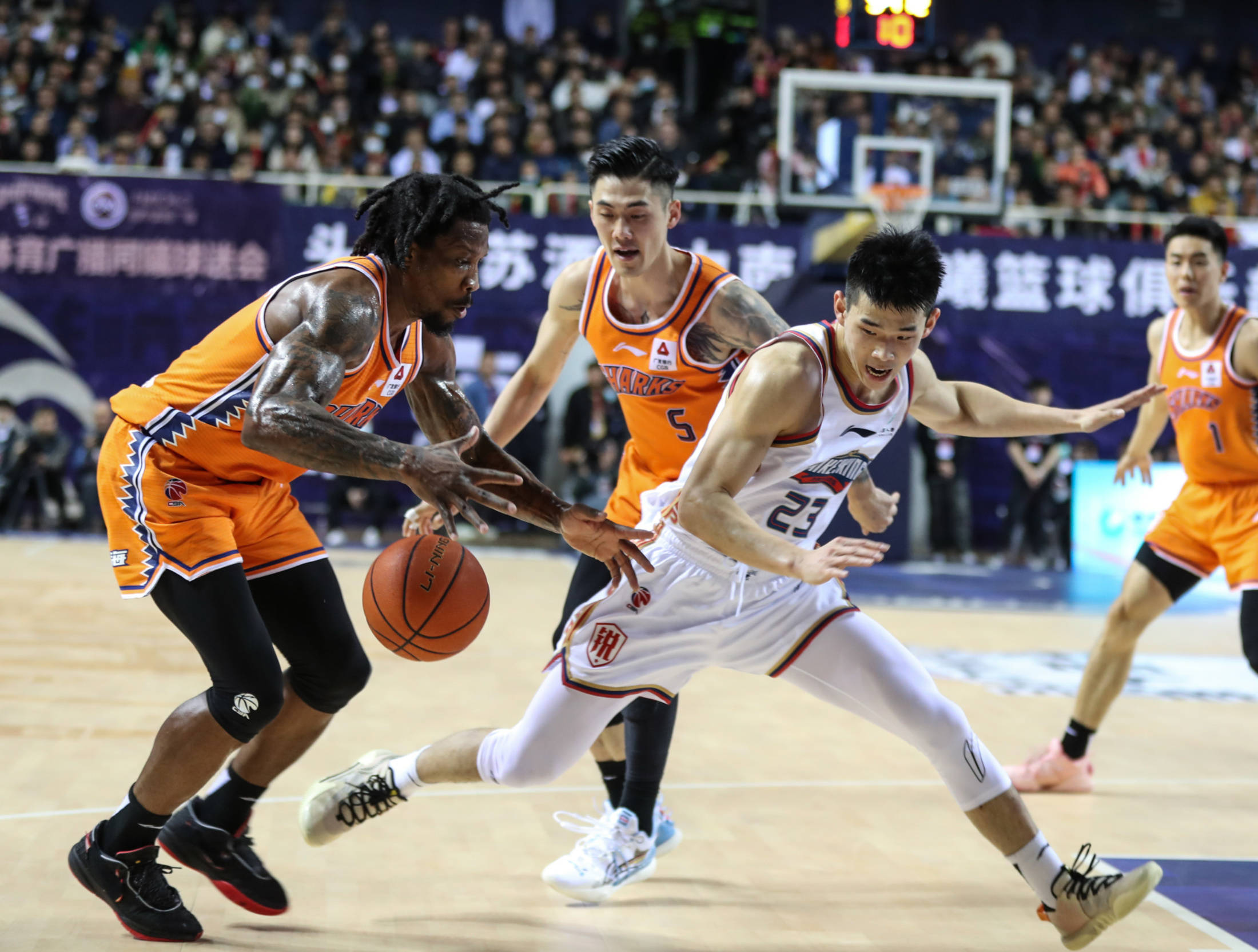 篮球比赛即将开启，各国球队做好准备