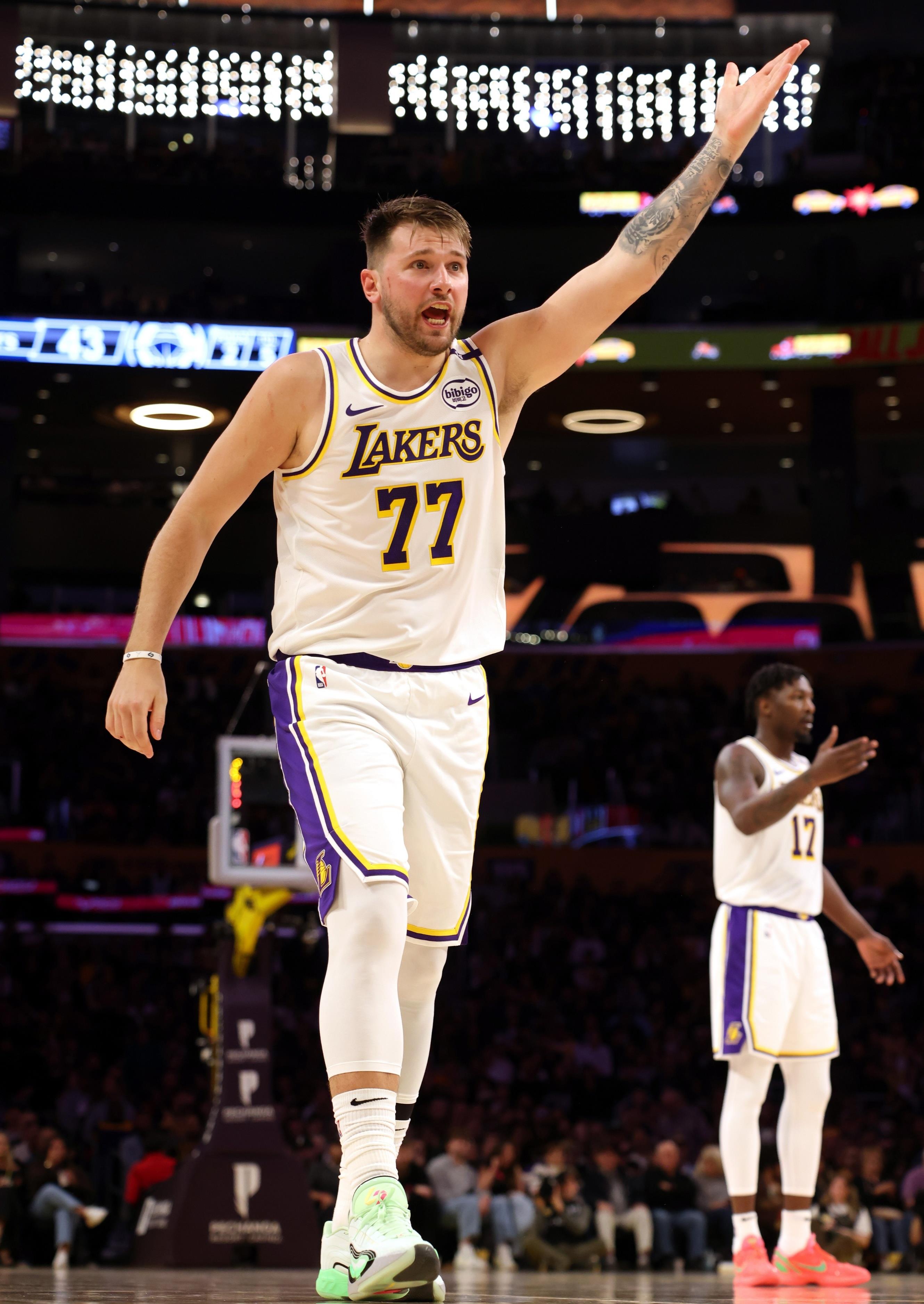 灰熊惊险击败鹈鹕,取得宝贵胜利 灰熊惊险击败鹈鹕,取得宝贵胜利