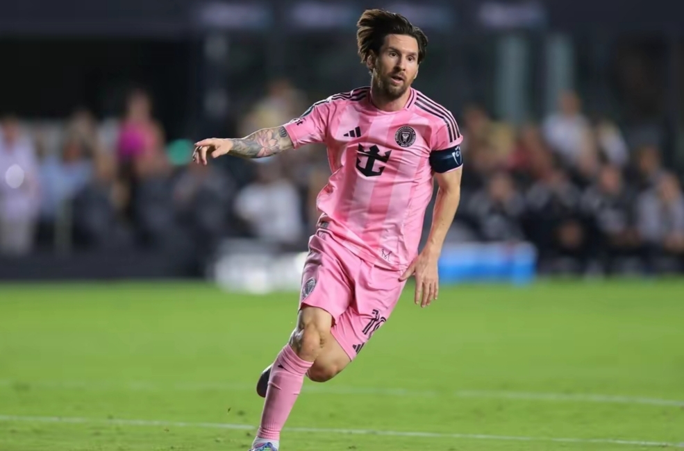 巴黎圣日耳曼晋级欧冠半决赛，梅西梅开二度