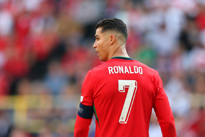 C罗帽子戏法！葡萄牙3-0战胜匈牙利取得欧洲杯开门红