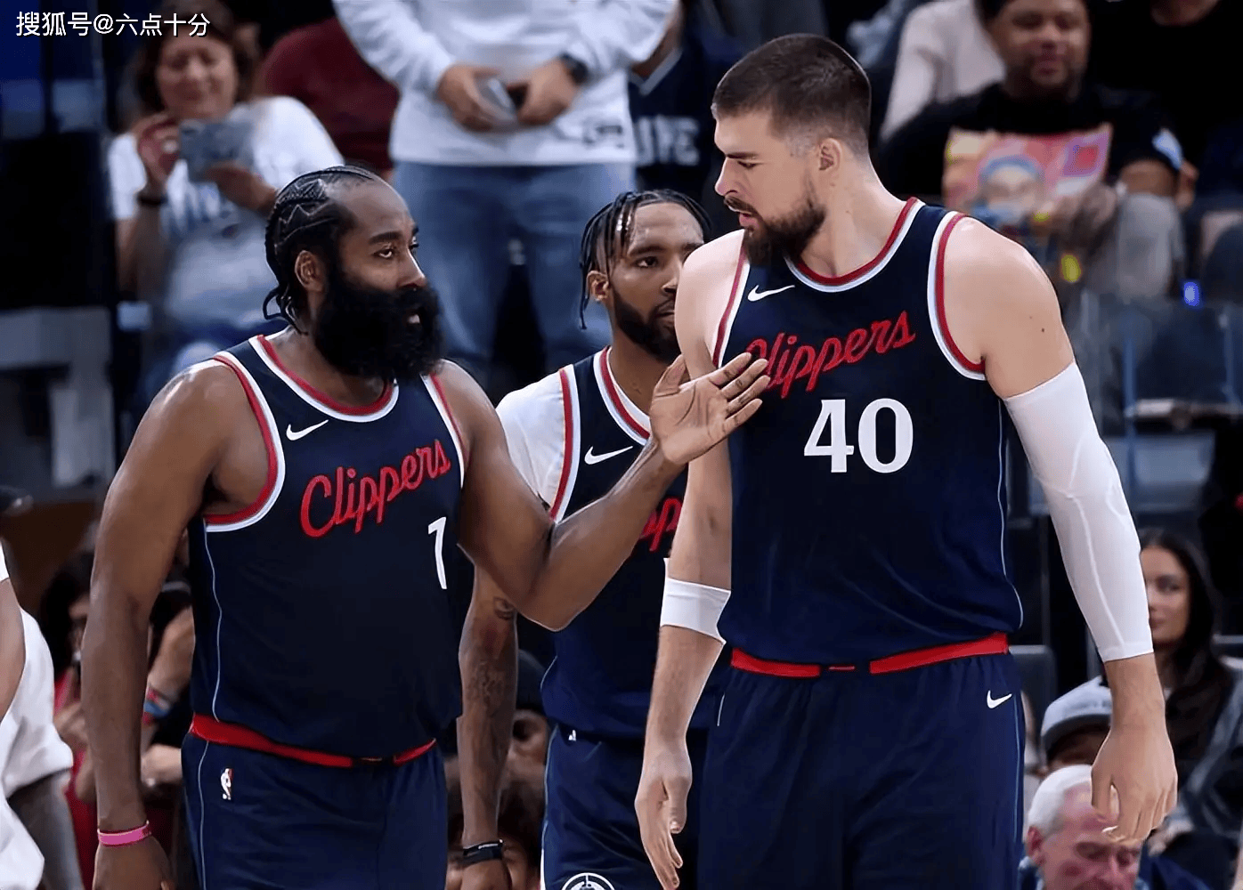 火箭客场击败尼克斯,哈登火力全开 火箭客场击败尼克斯,哈登火力全开