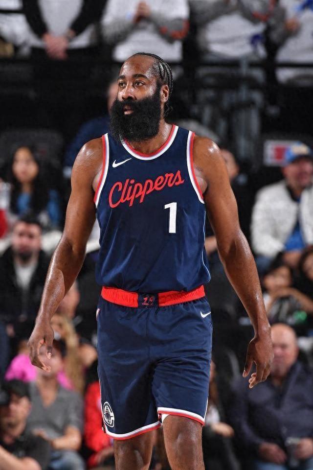 快船主场大胜火箭,莱昂纳德高光表现 快船主场大胜火箭,莱昂纳德高光表现