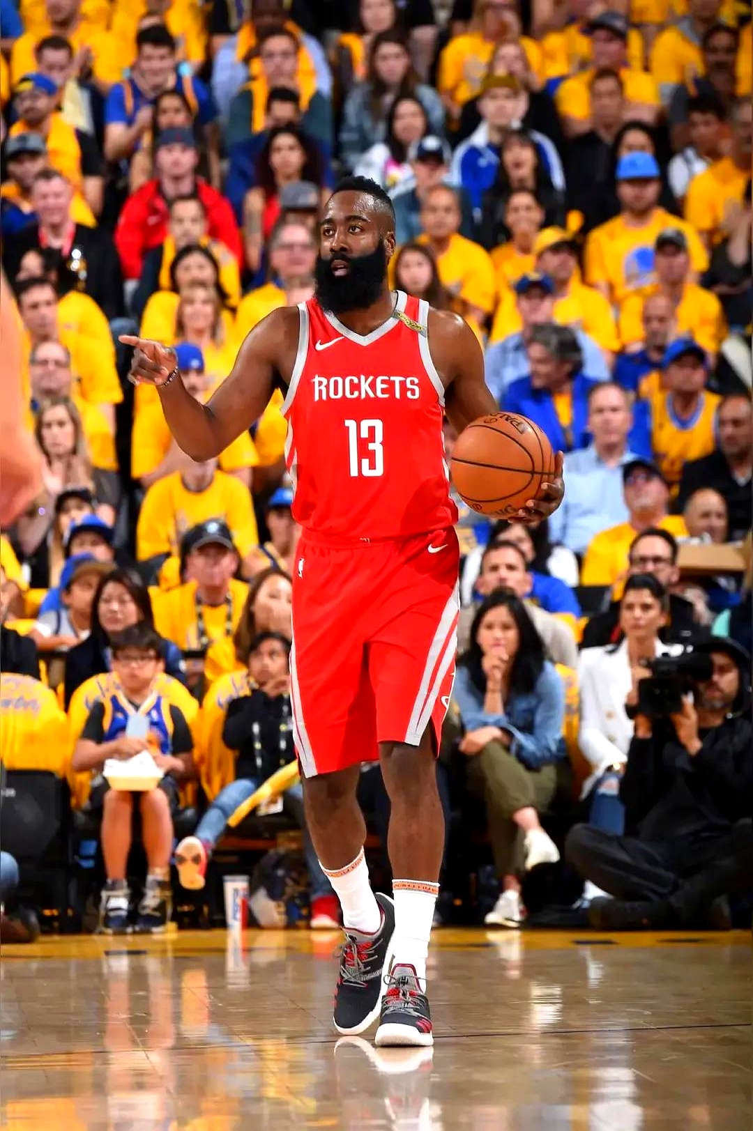 快船主场大胜火箭,莱昂纳德高光表现 快船主场大胜火箭,莱昂纳德高光表现