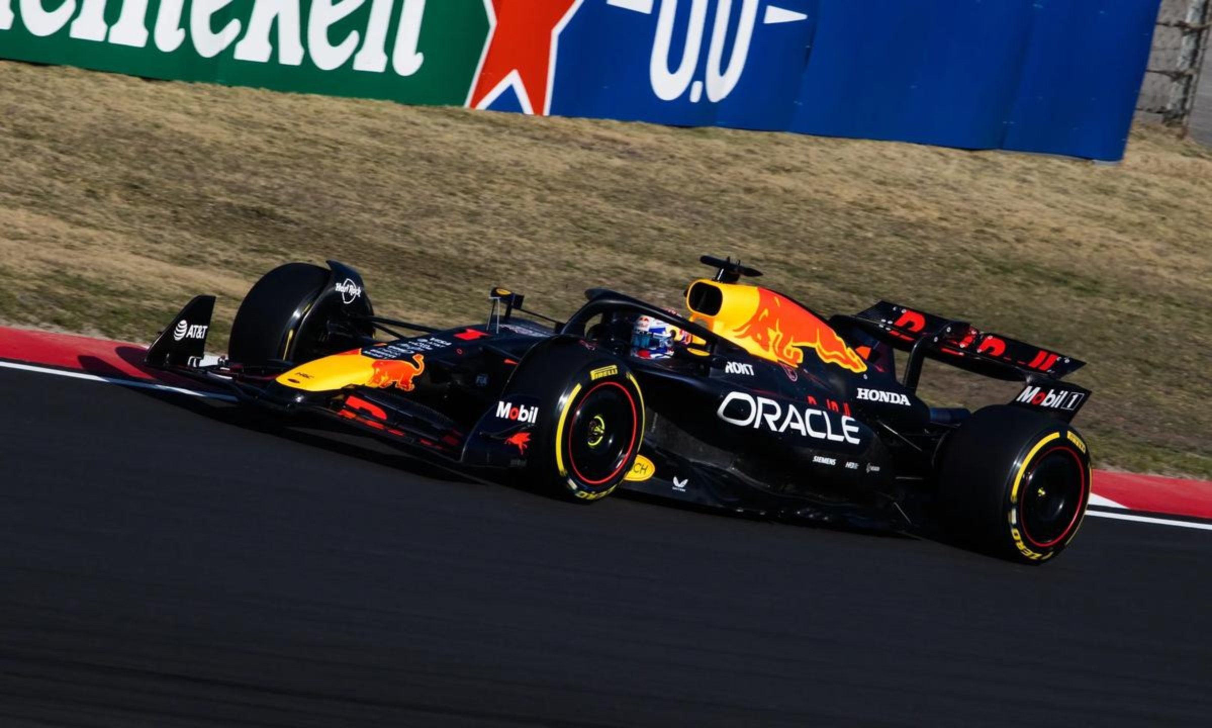 迈凯伦完胜红牛车队，维斯塔潘扛起全队的简单介绍